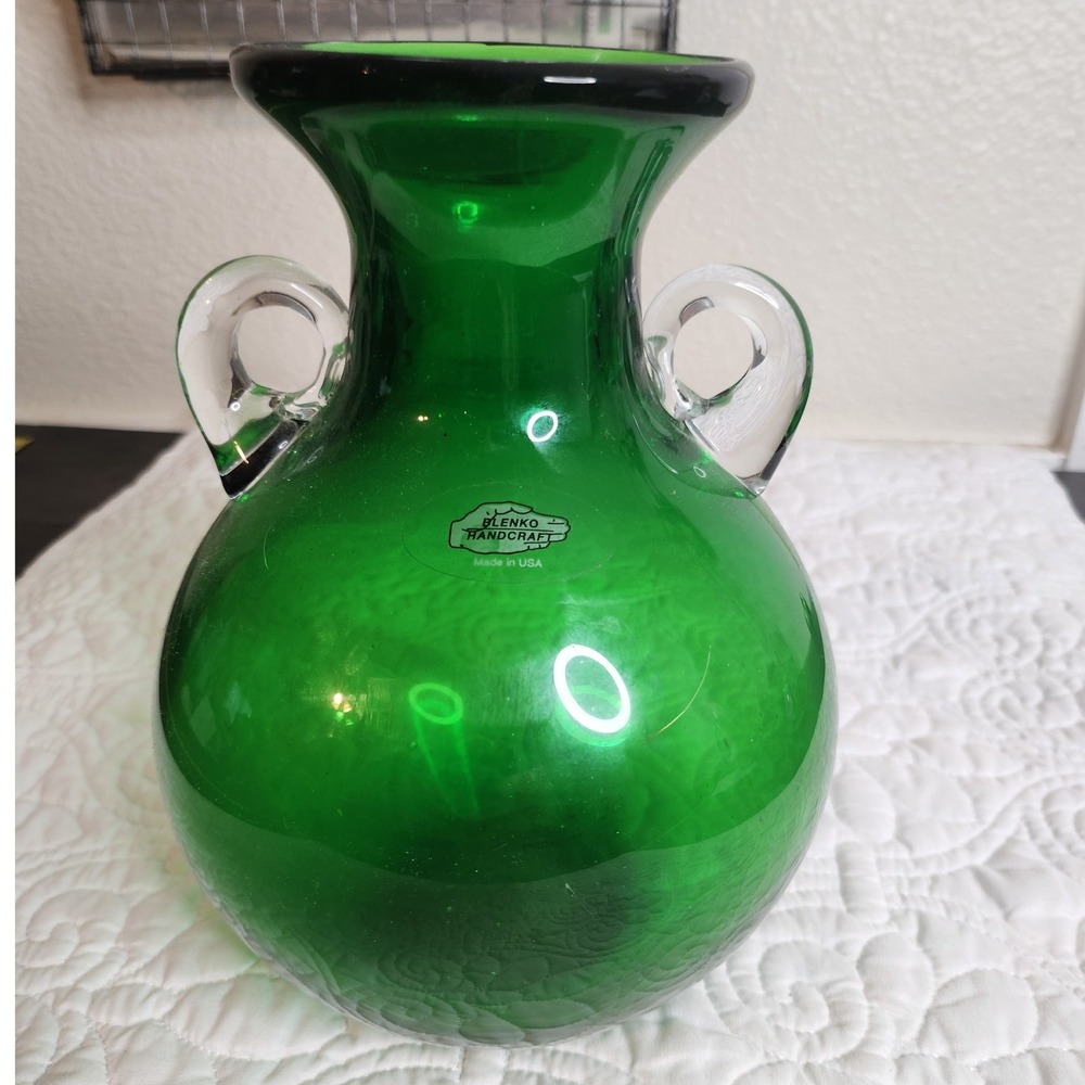 Blenko Handcraft Vase Made in the USA 8" #9623 Vase Emerald Green‎